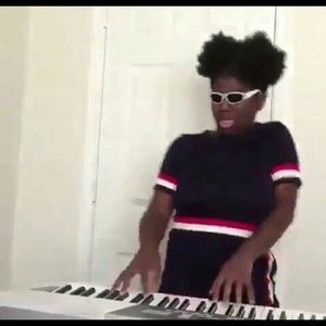 Meet your Posher, Janive